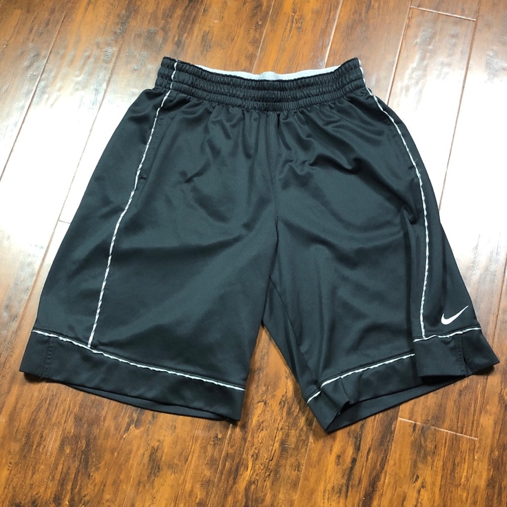 Men’s Nike basketball shorts